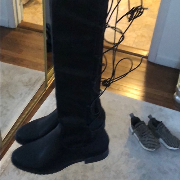 Black tall boots - Picture 3 of 4